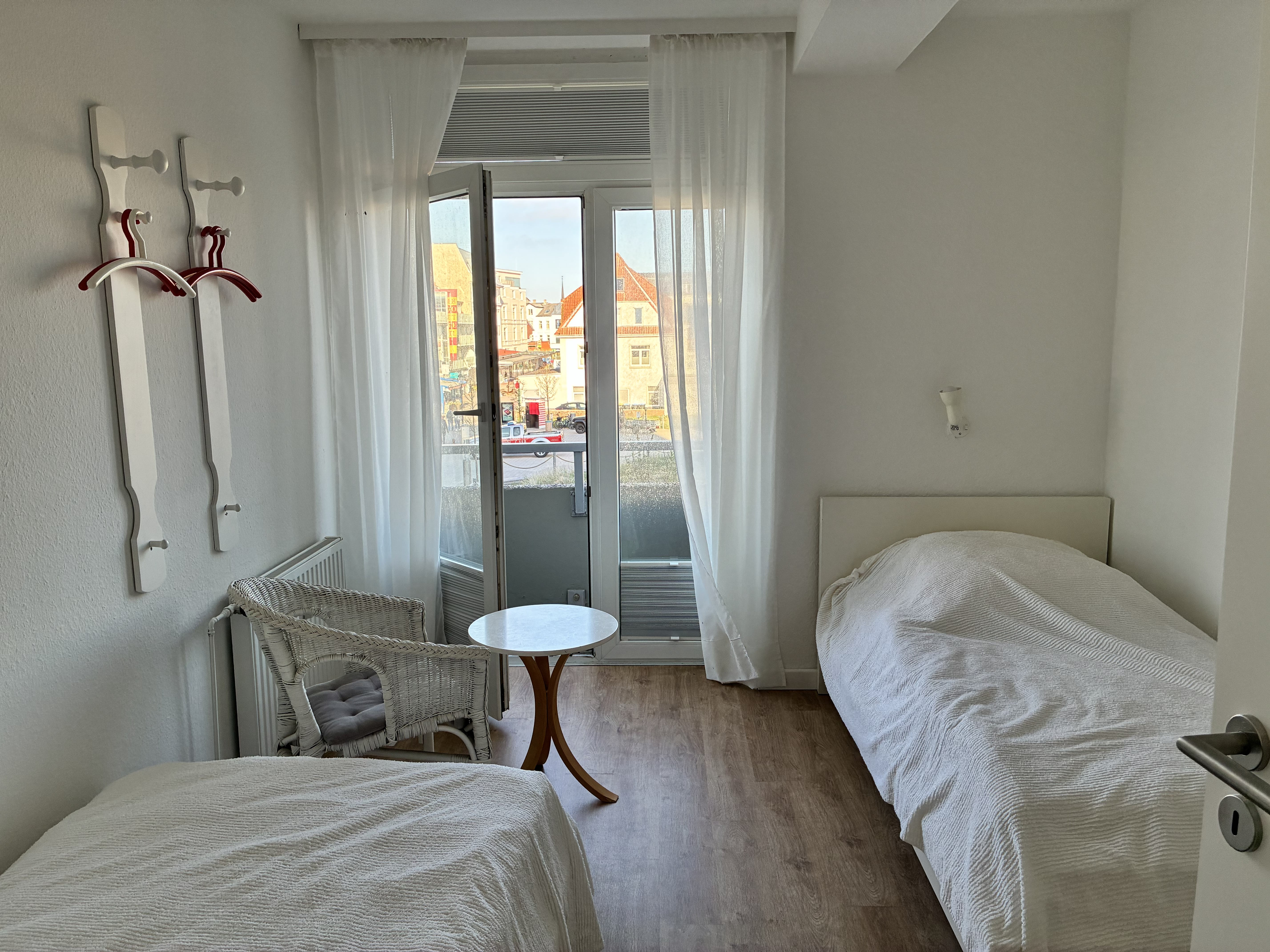 Zweites Schlafzimmer mit getrennten Betten
